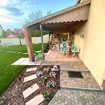 بيت ضيافة Kis Szarcsa Vendeghaz 3*